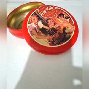VINTAGE 1992 Coca Cola Coke Round Collectible Tin Box Delici Drink round 5"